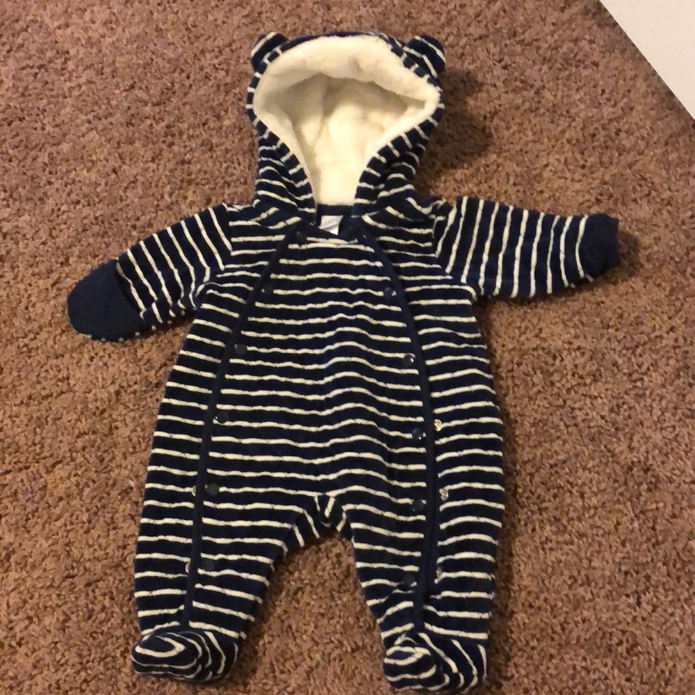 Newborn hooded pram